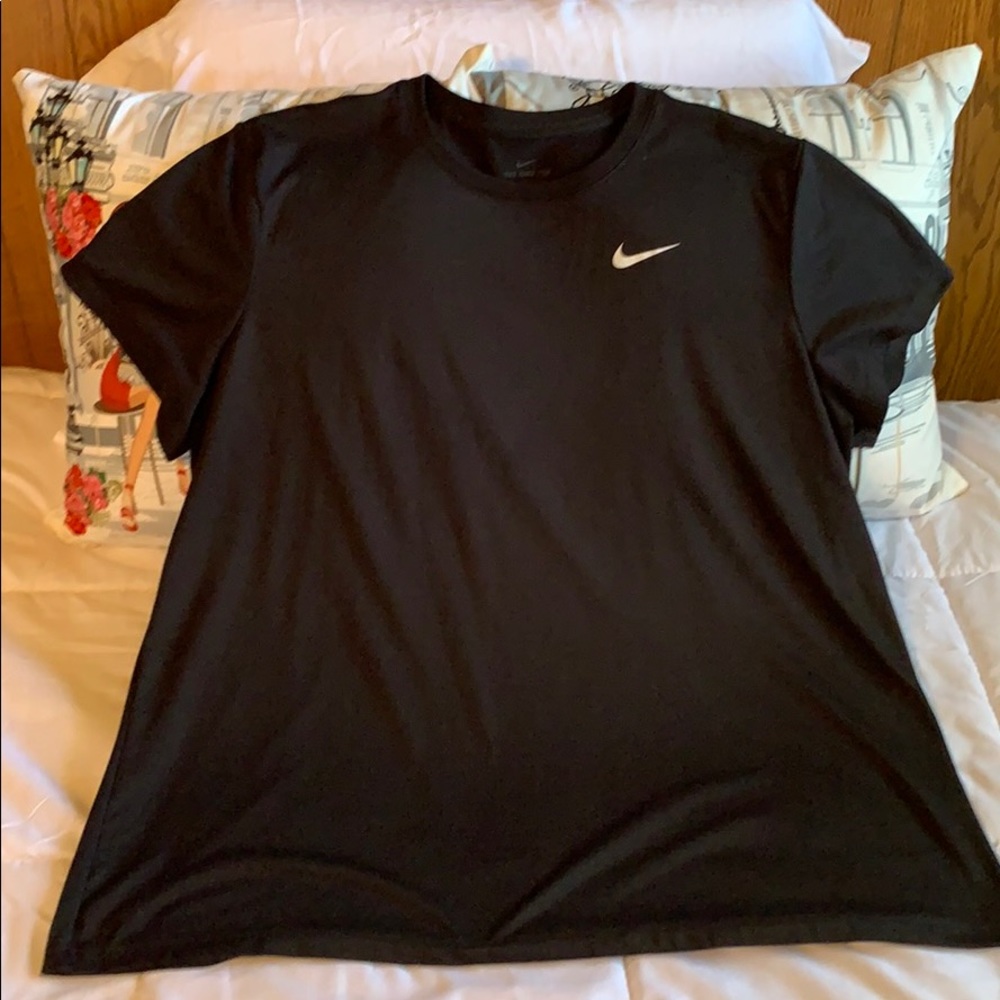 Nike Women’s top